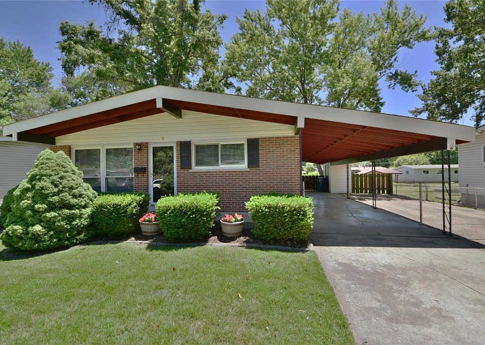 1st image of 9 San Mateo Dr