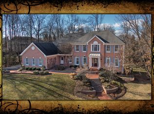 3204 Ox Meadow Ct, Herndon, VA 20171