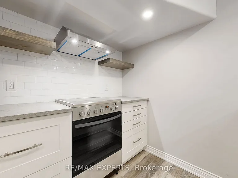 39 Norval St #BASEMENT — Photo 11