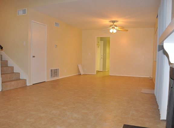 3rd image of 600 Parkview Dr