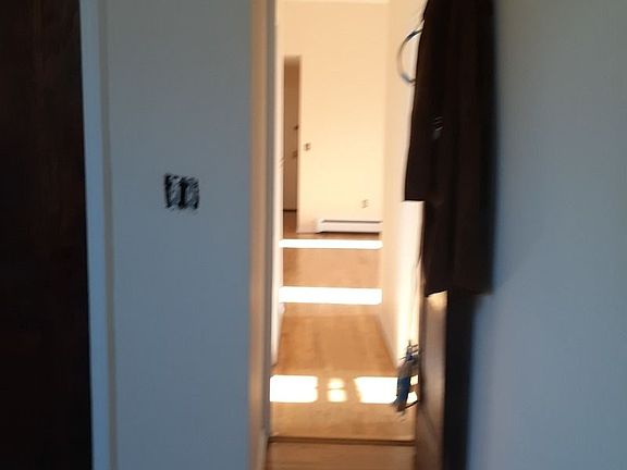 5th image of 404 Washington Ave APT 2R