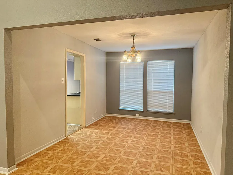 10422 Eagle Glen Dr — Photo 9