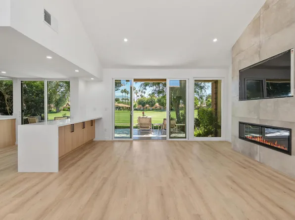 211 Las Lomas, Palm Desert, CA 92260