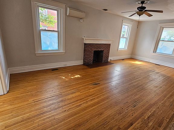 3rd image of 738 Summit Ave