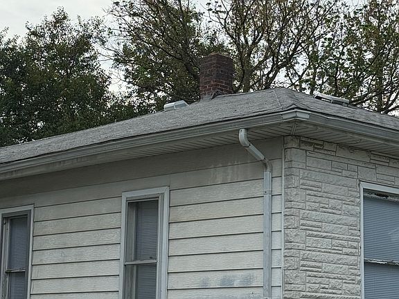 5th image of 945 S Maffit St