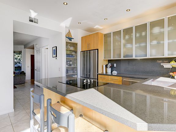 5th image of 4674 Morrell St