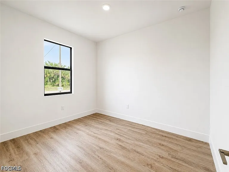 1258 Milwaukee Blvd — Photo 9