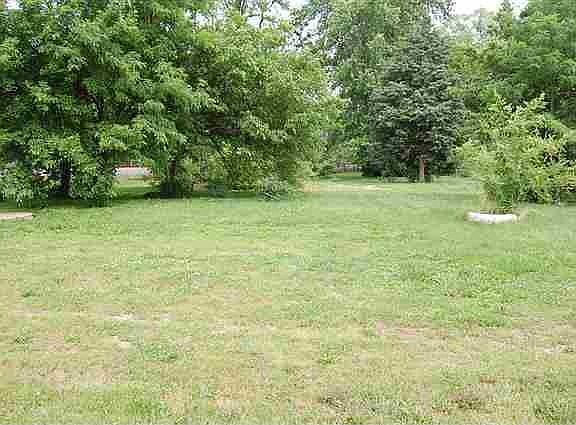 4th image of 5142 N Taft St