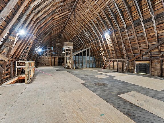 3rd image of 46920 Anchor Ave