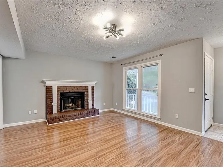 1181 Izod Ct — Photo 8