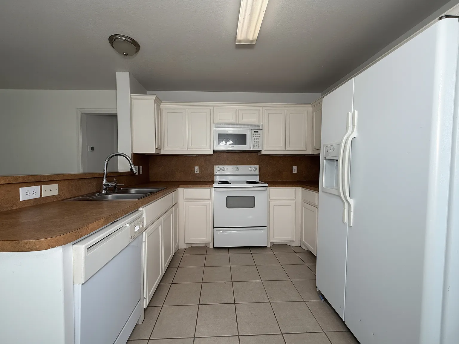 931 Farmington Rd - 1 — Photo 3