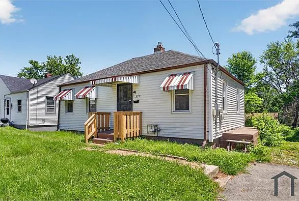 322 Plaza Ave — Photo 2