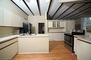 3rd image of 2800 Buckingham Ave