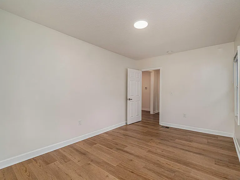 840 S Hardy Ave — Photo 15