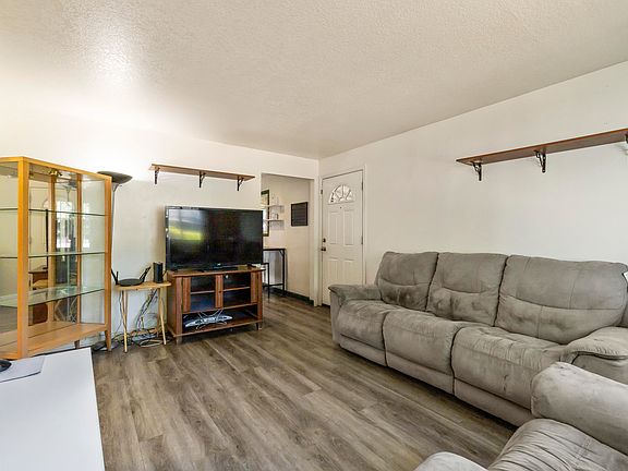 4th image of 4331 Gary St