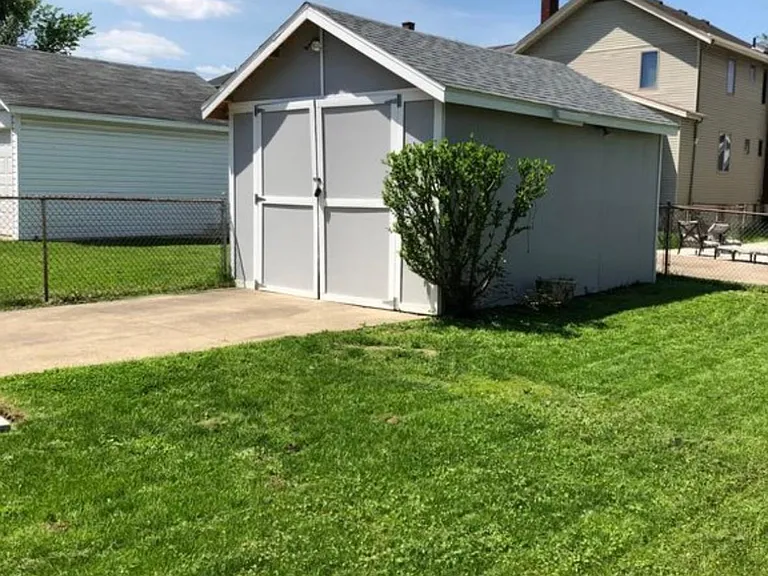 3627 Tamarack Ave — Photo 3