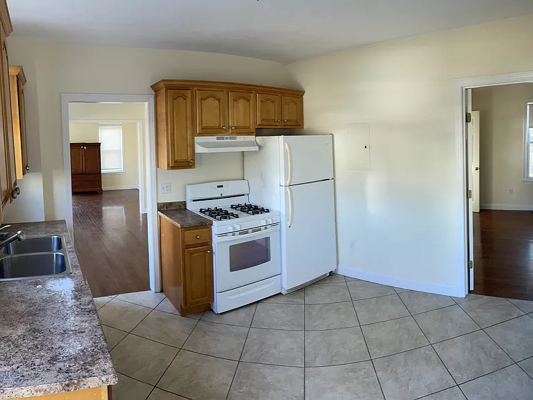 66A Paris St #1 — Photo 5