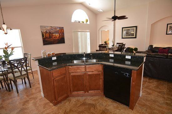 LP4P807HP-kitchen-counter