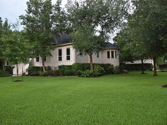 3rd image of 501 Providence Dr