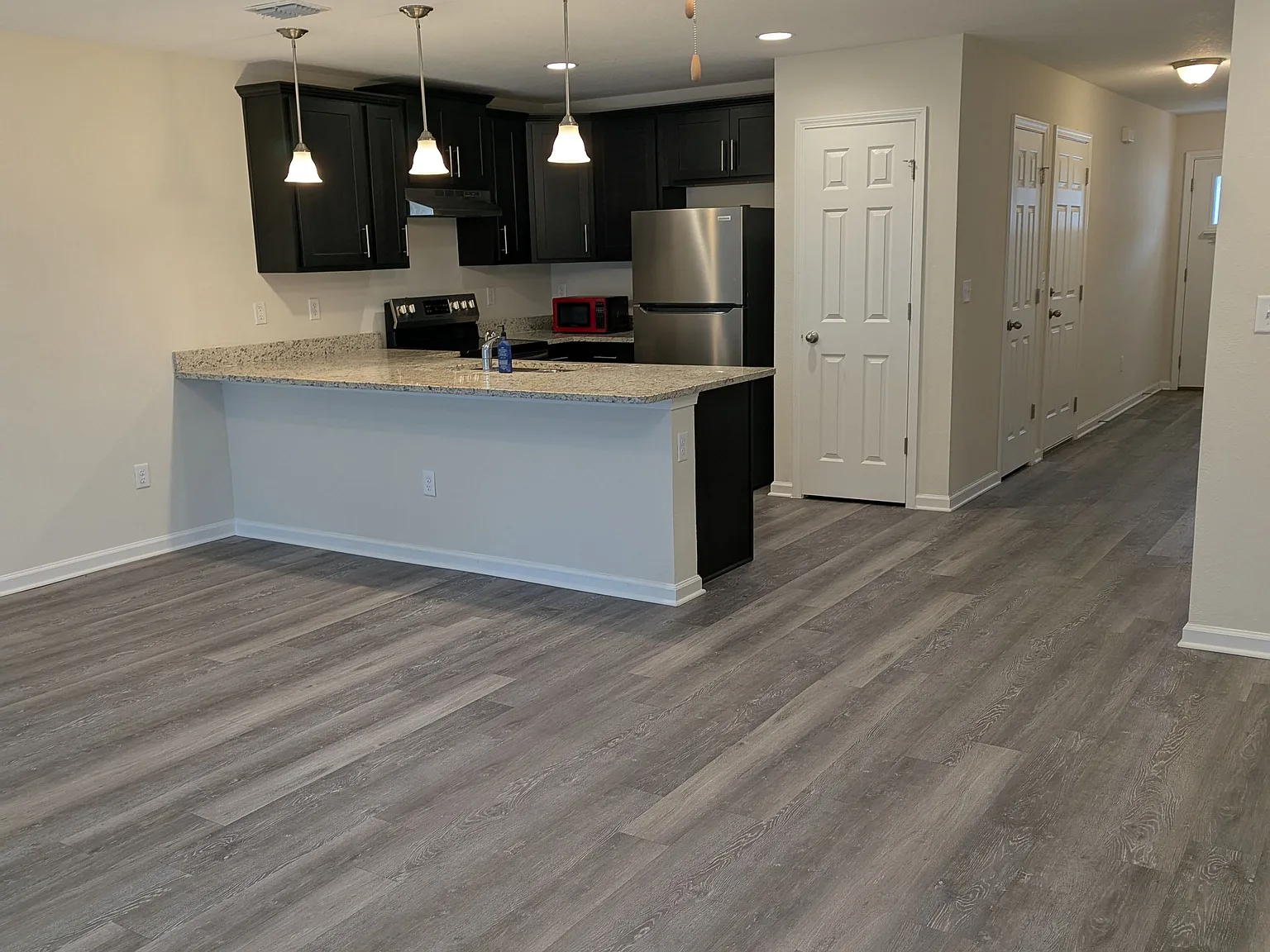 3 bed, 2.5 bath, 1548 sqft, $2,500 — Photo 4