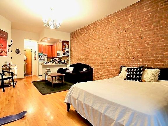 4th image of 317 W 100th St #A