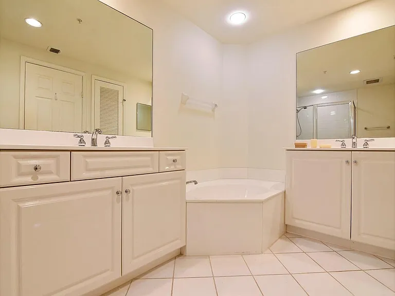 940 Turtle Cove Ln #210 — Photo 16