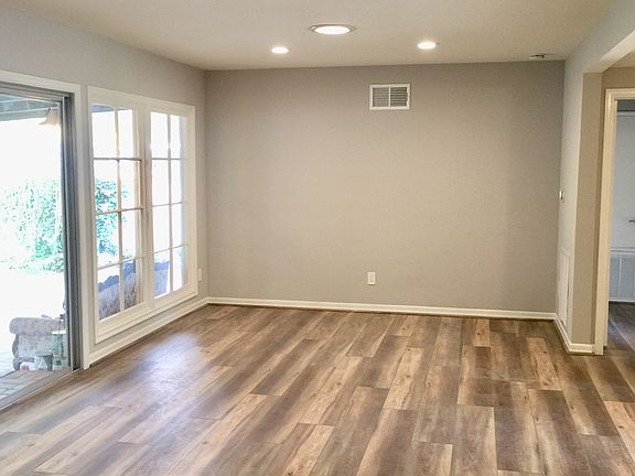 Formal living & dining 