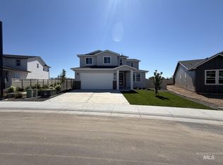 5886 N Backcountry Ave, Meridian, ID 83646