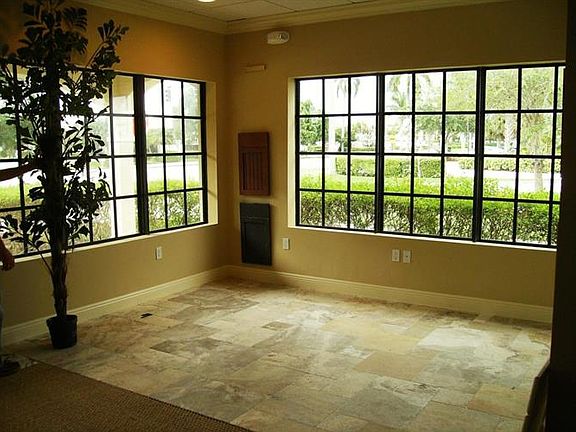 4th image of 390 Tequesta Dr Ste A