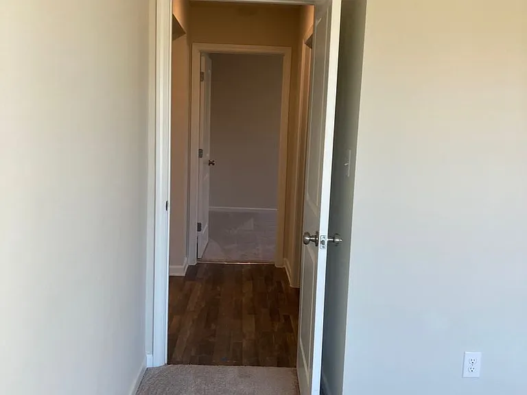 407 Kensington Ln — Photo 6