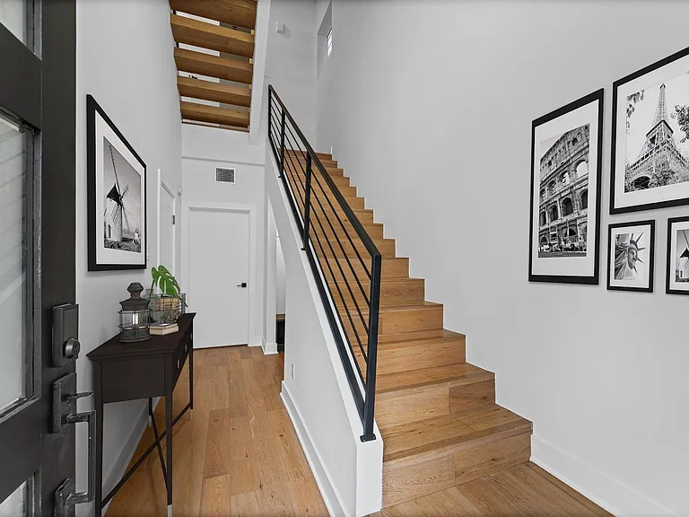 1404 Bailey St — Photo 4