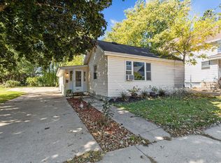 1021 Knapp St, Oshkosh, WI 54902