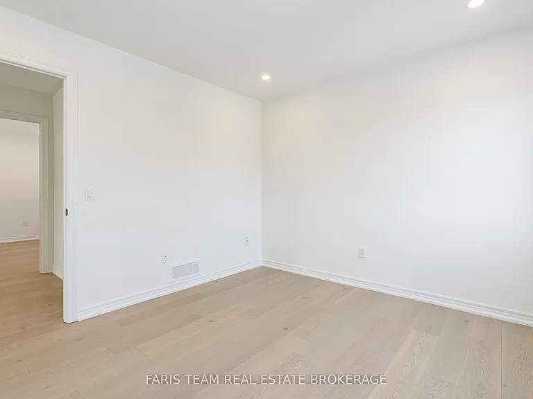 2 Vanessa Dr — Photo 24