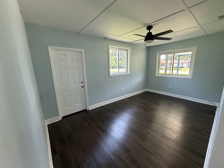 3180 Notre Dame St — Photo 10