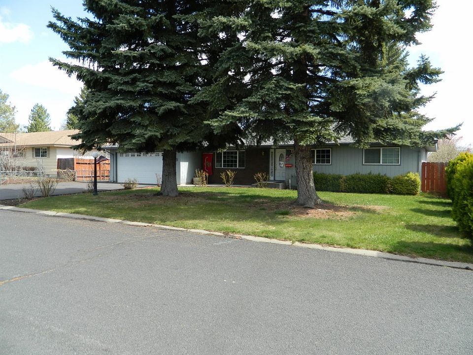 2nd image of 3625 Montavilla Dr
