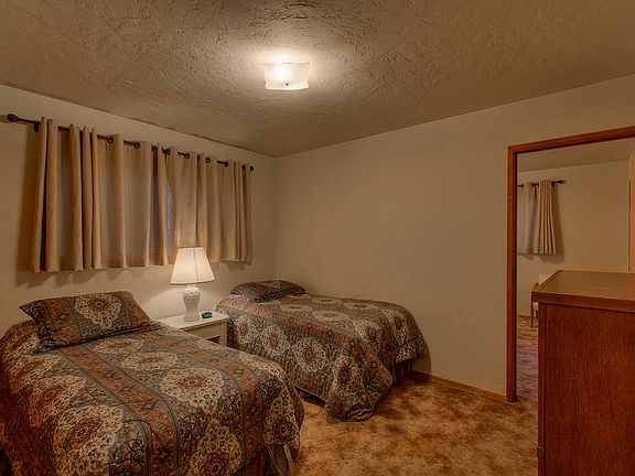 3rd image of 2645 Rose Ave
