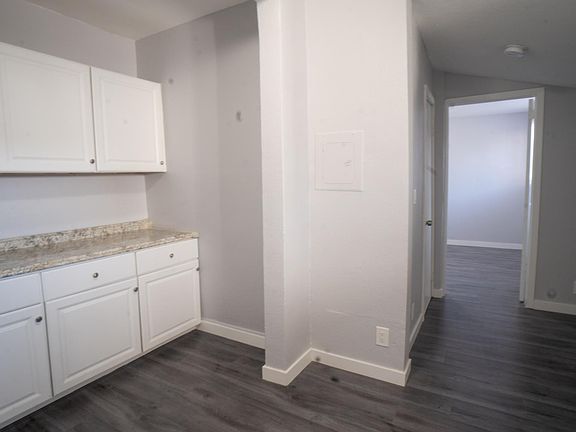 5th image of 839 1/2 W 69th St