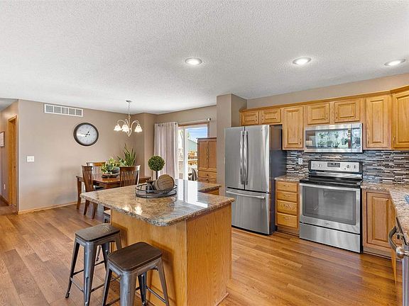 3rd image of 1430 Blacktail Ln