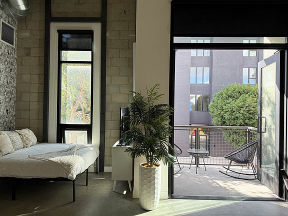 3rd image of 401 N Bush St #224