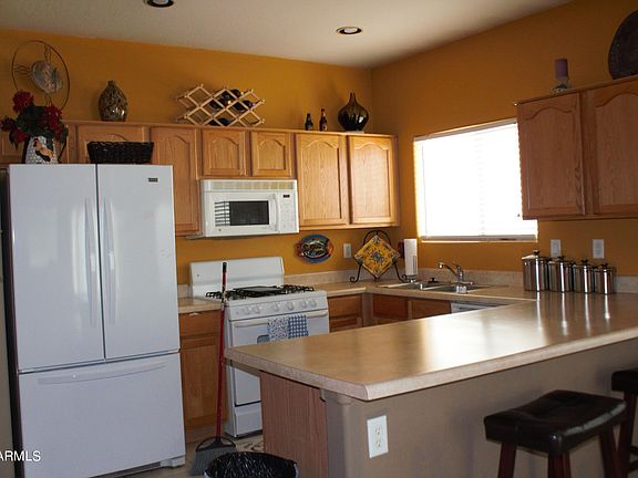 2nd image of 704 W SPRUELL Avenue