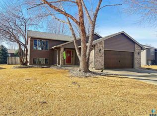 4105 E Mission St, Sioux Falls, SD 57103