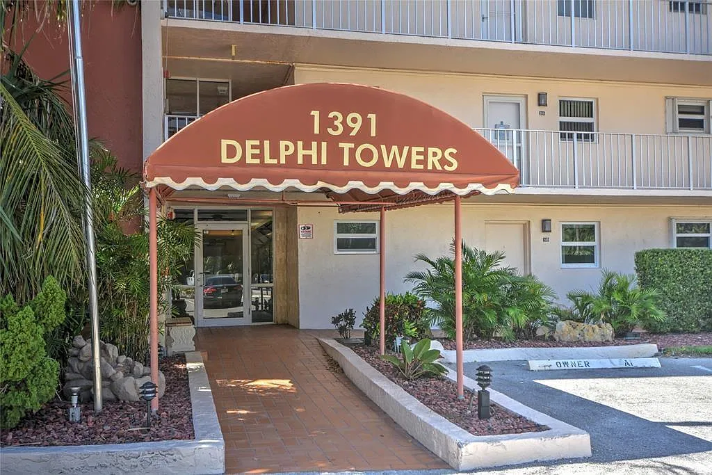 Delphi Towers — Photo 3