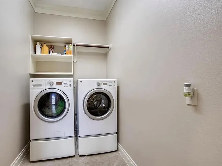 10310 Lockharton Ct — Photo 11