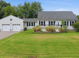 34 Skaarland Dr, Burnt Hills, NY 12027