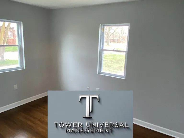 2452 Jackson St — Photo 9