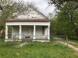 416 S Main St, Bonham, TX 75418