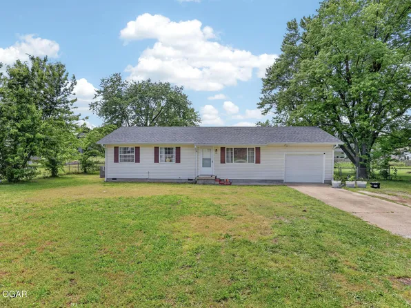 118 Hedge Dr, Carl Junction, MO 64834