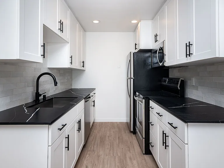 Star North Apartments — Photo 1