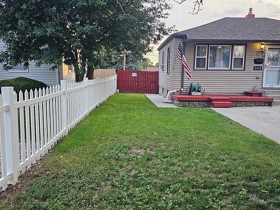 2nd image of 3326 Alexander Ave