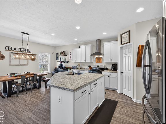 3rd image of 5452 W Channing Way